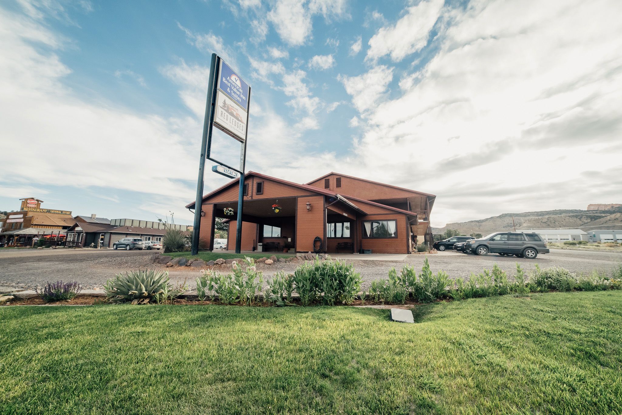 Red Ledges Inn