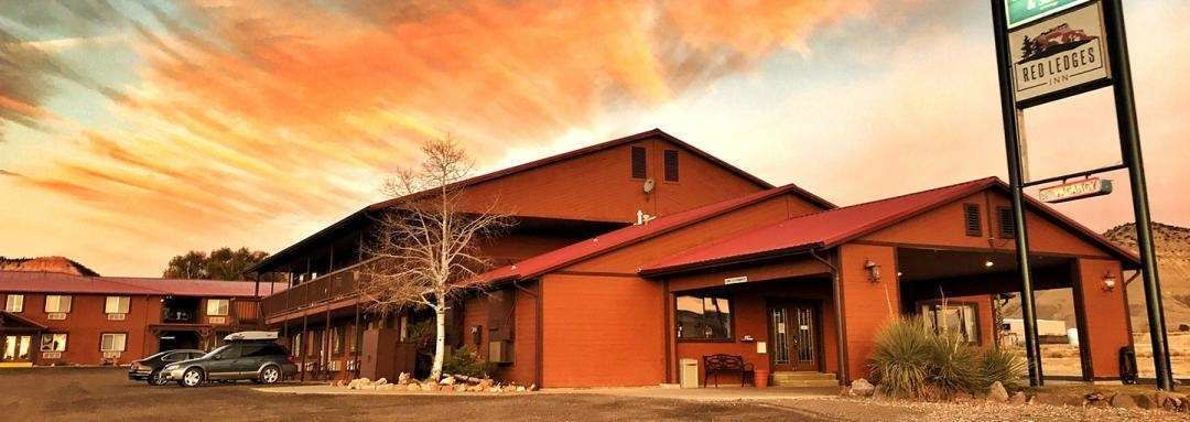 Red Ledges Inn