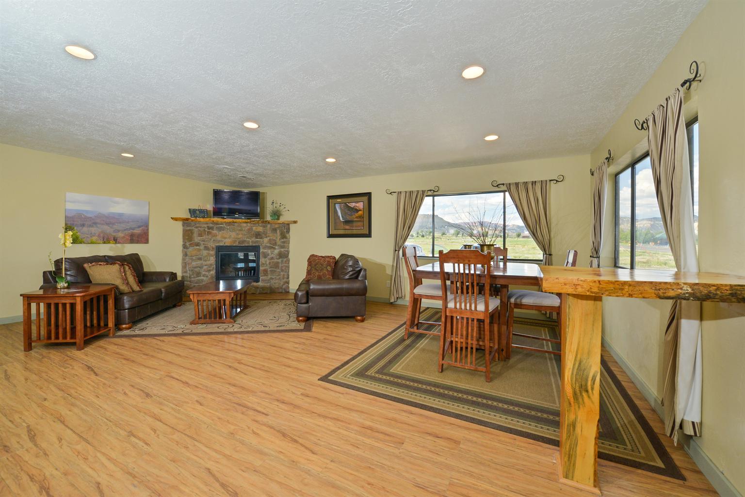 Red Ledges Inn