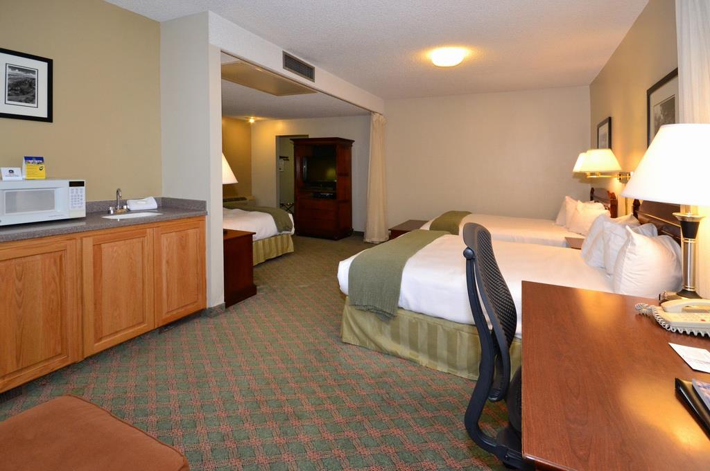 Dinosaur Inn & Suites