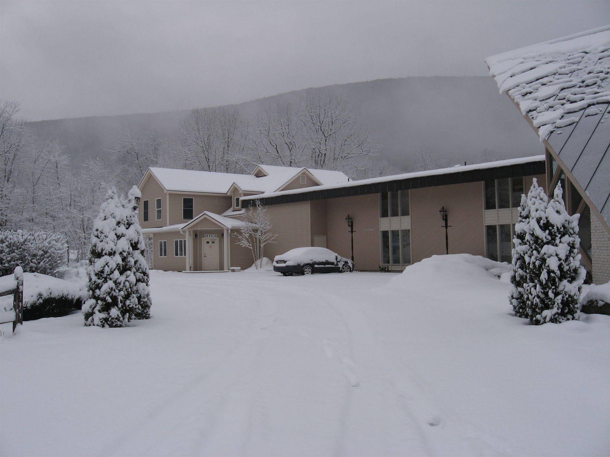 Toll Road Inn