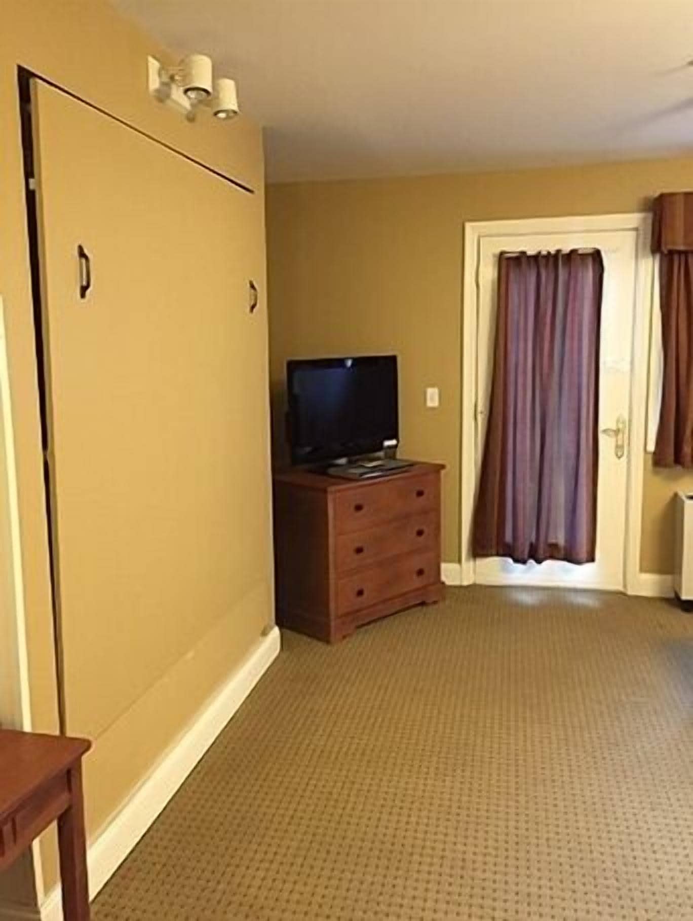 Grand Summit Hotel & Conference Center