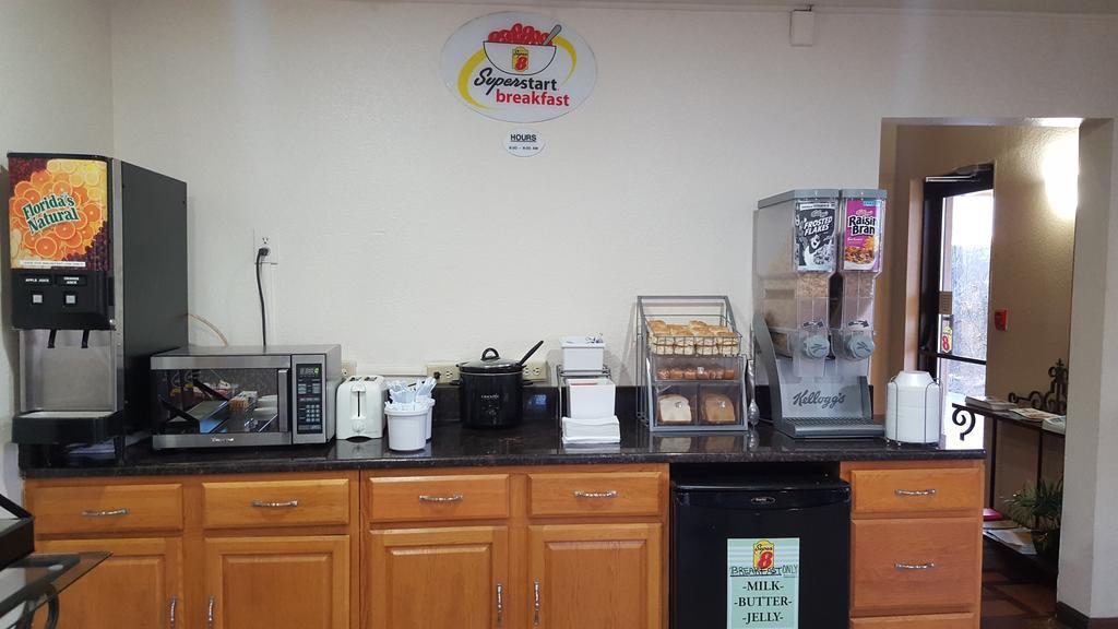 Super 8 by Wyndham Abingdon VA