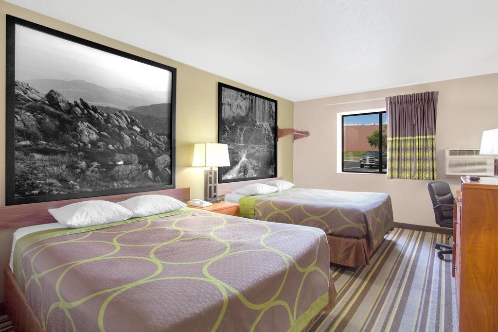Super 8 by Wyndham Abingdon VA