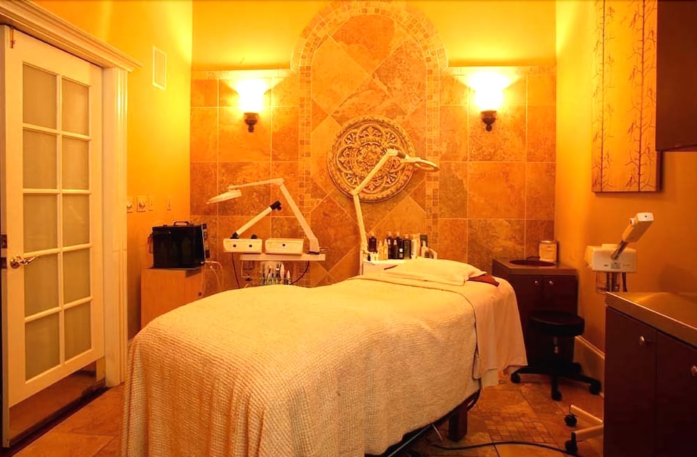 The Martha Washington Inn & Spa