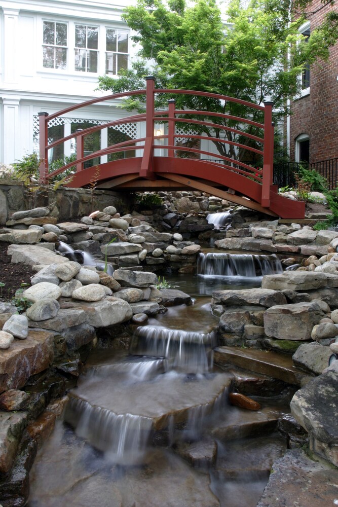The Martha Washington Inn & Spa