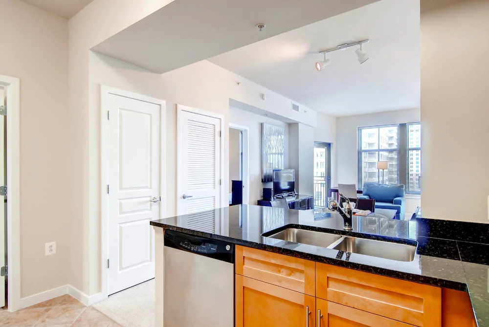 The Gramercy by Global Luxury Suites