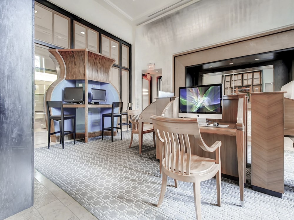 The Gramercy by Global Luxury Suites