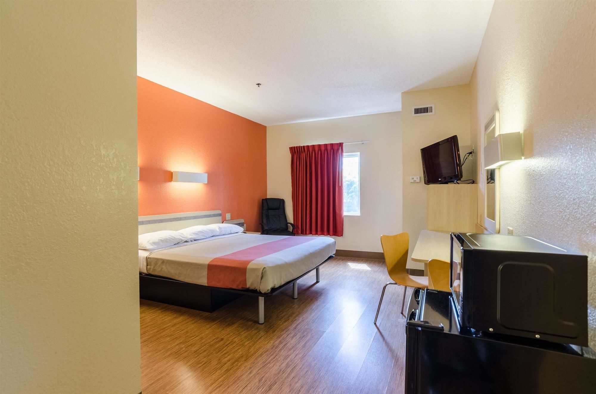Motel 6 Bristol