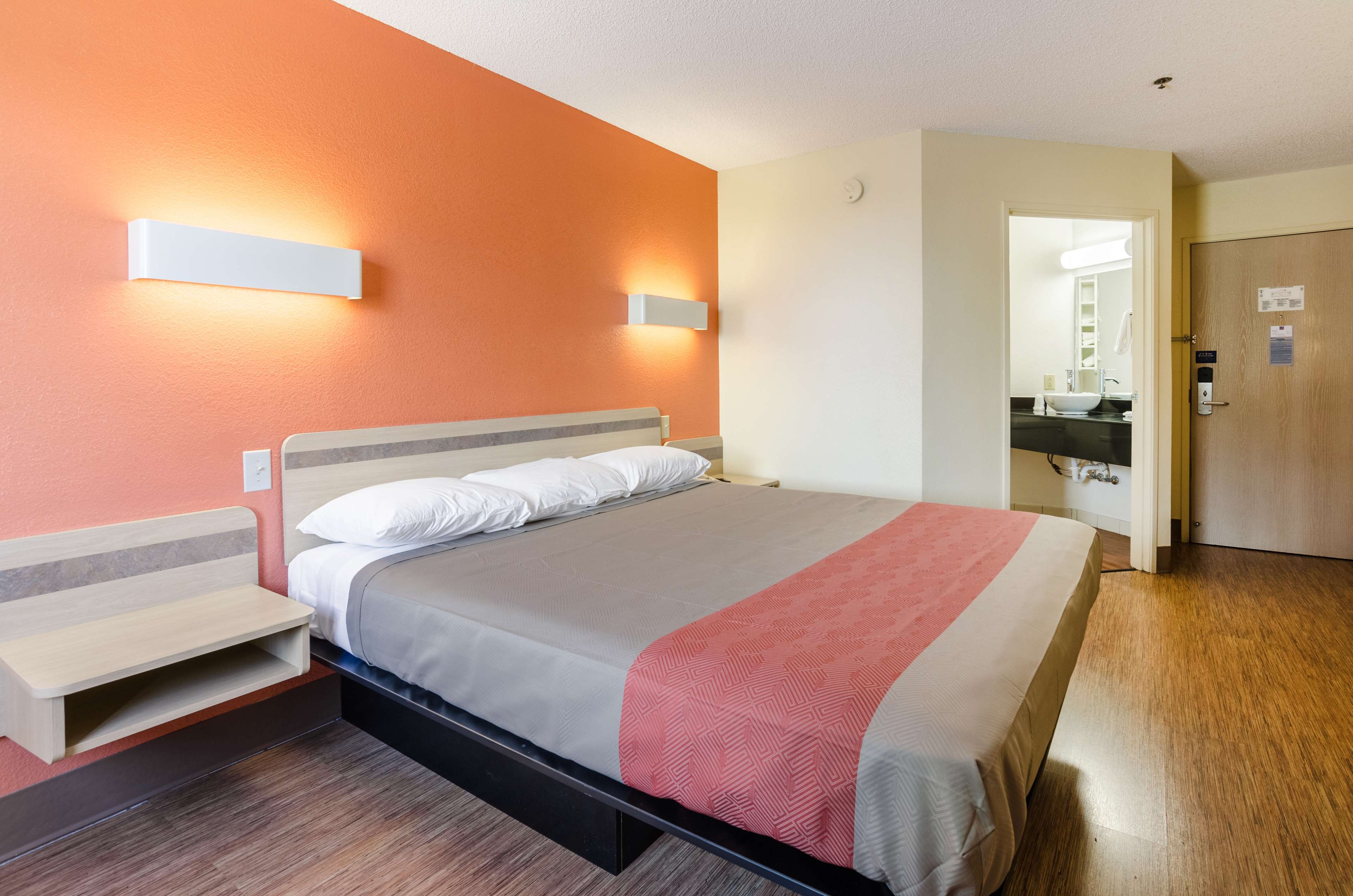 Motel 6 Bristol