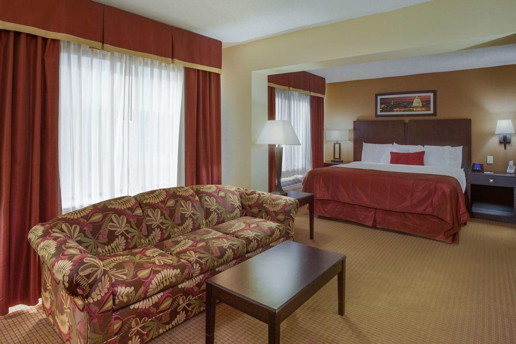 Wingate by Wyndham Chantilly / Dulles Airport