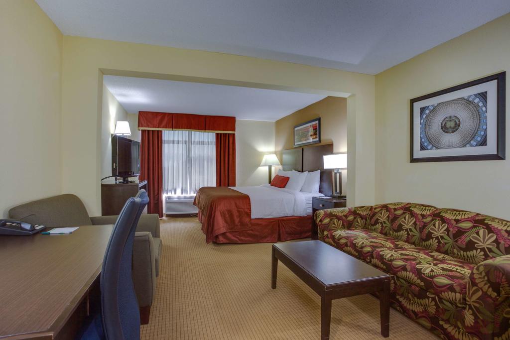 Wingate by Wyndham Chantilly / Dulles Airport