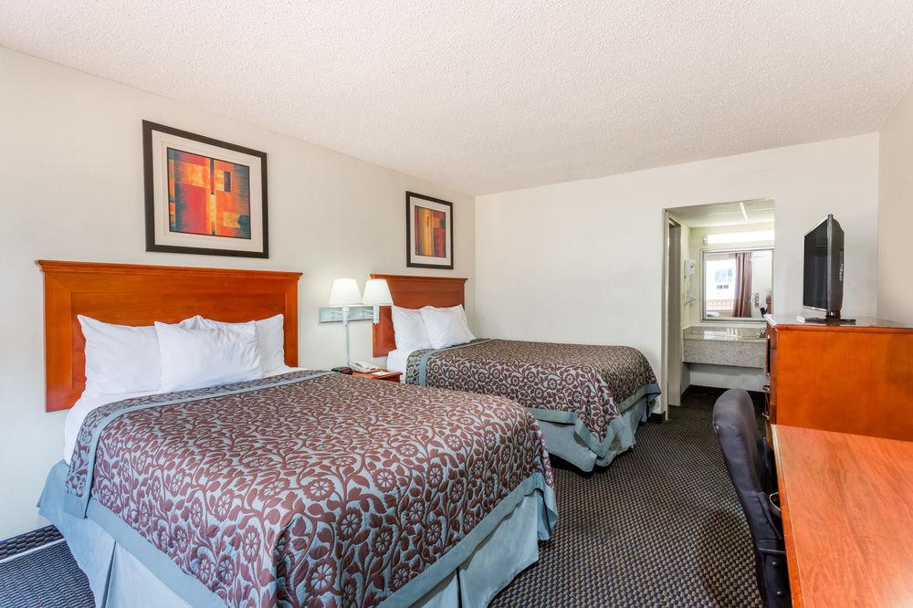 Days Inn by Wyndham Charlottesville/University Area