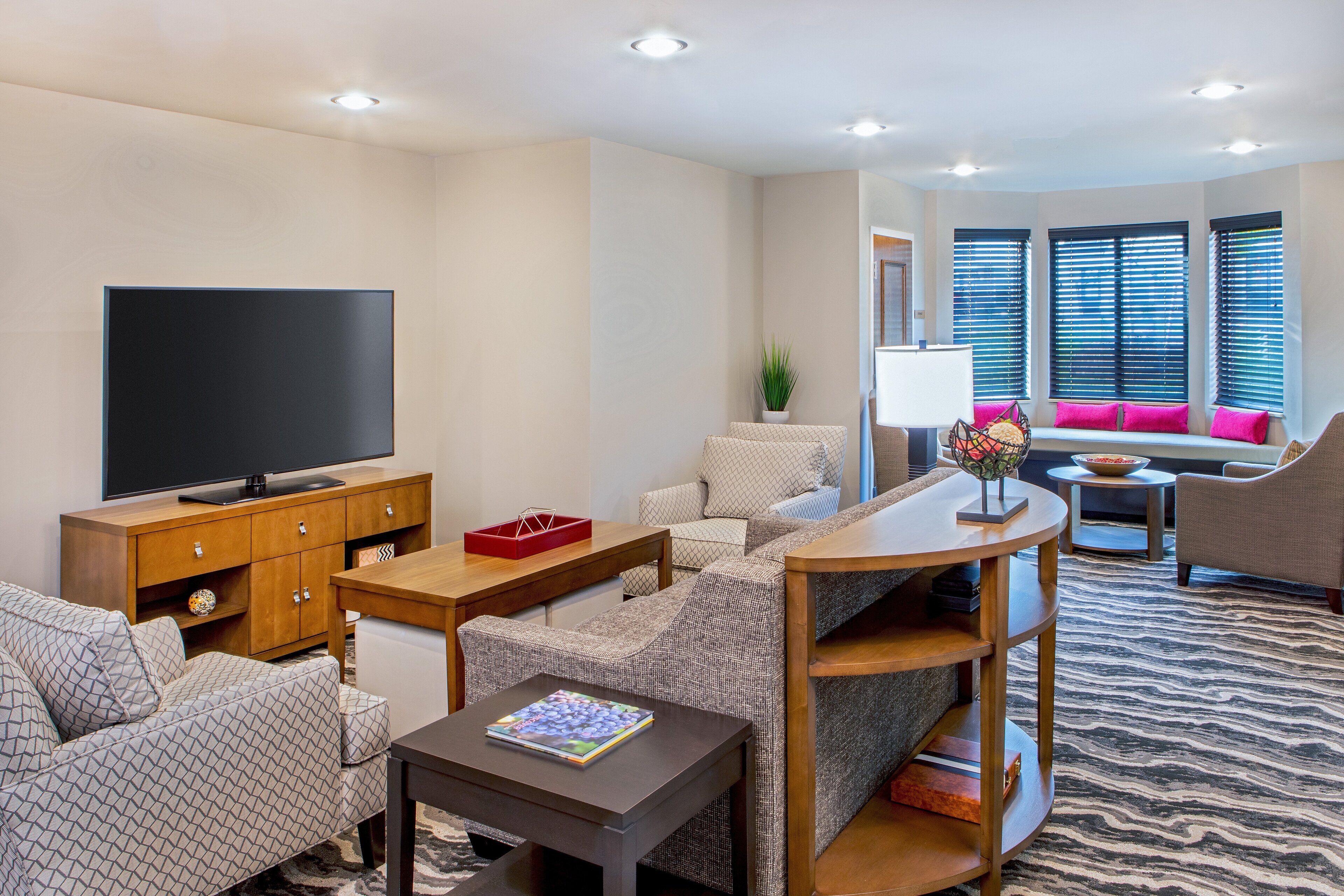 Staybridge Suites Charlottesville Airport