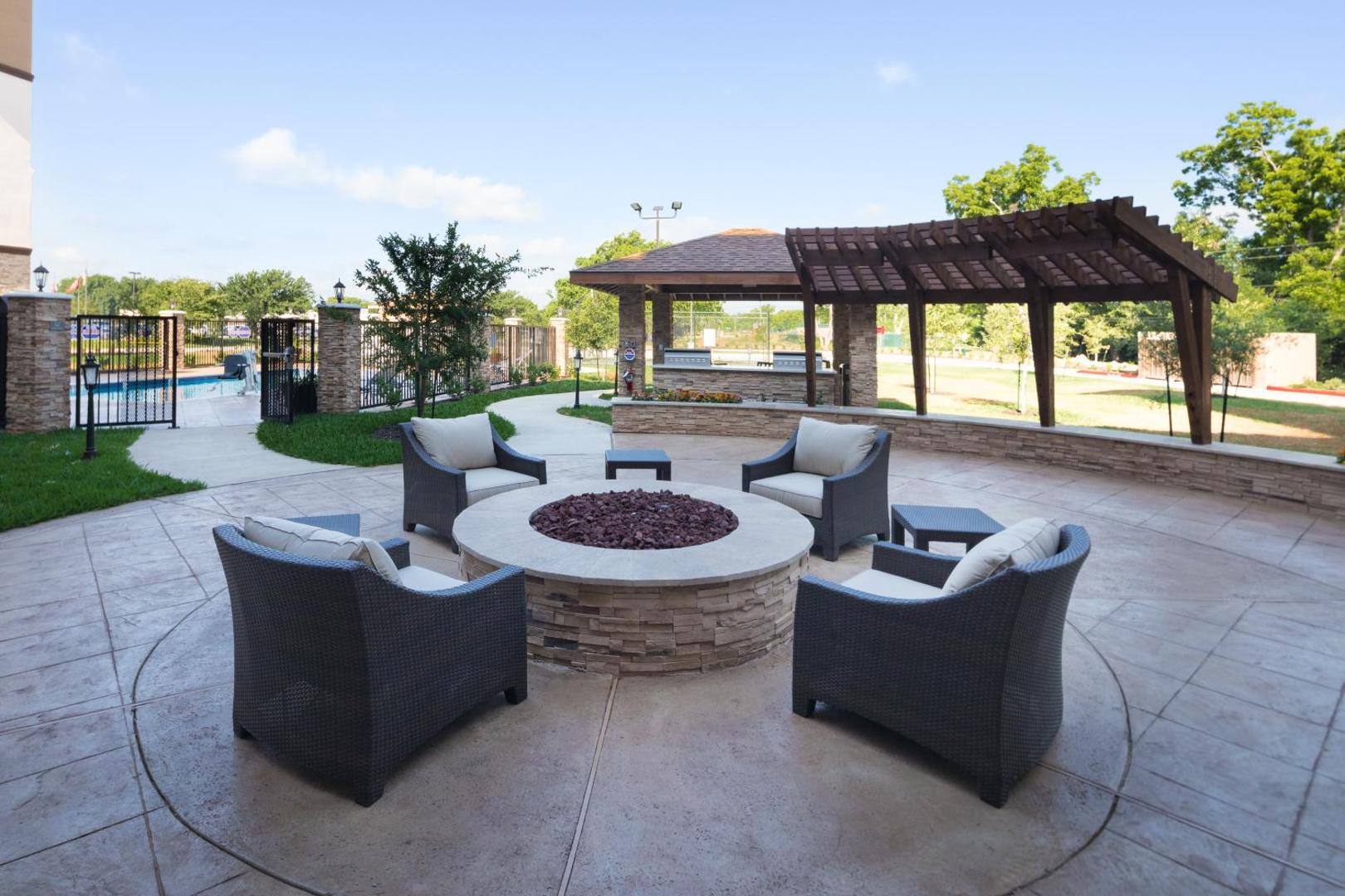 Staybridge Suites Charlottesville Airport
