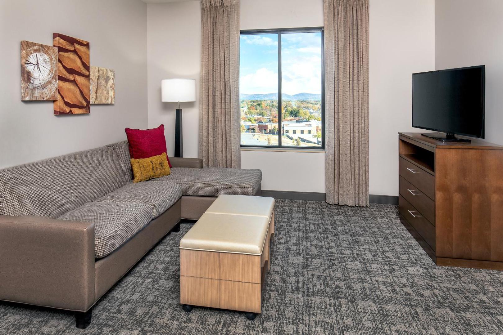 Staybridge Suites Charlottesville Airport