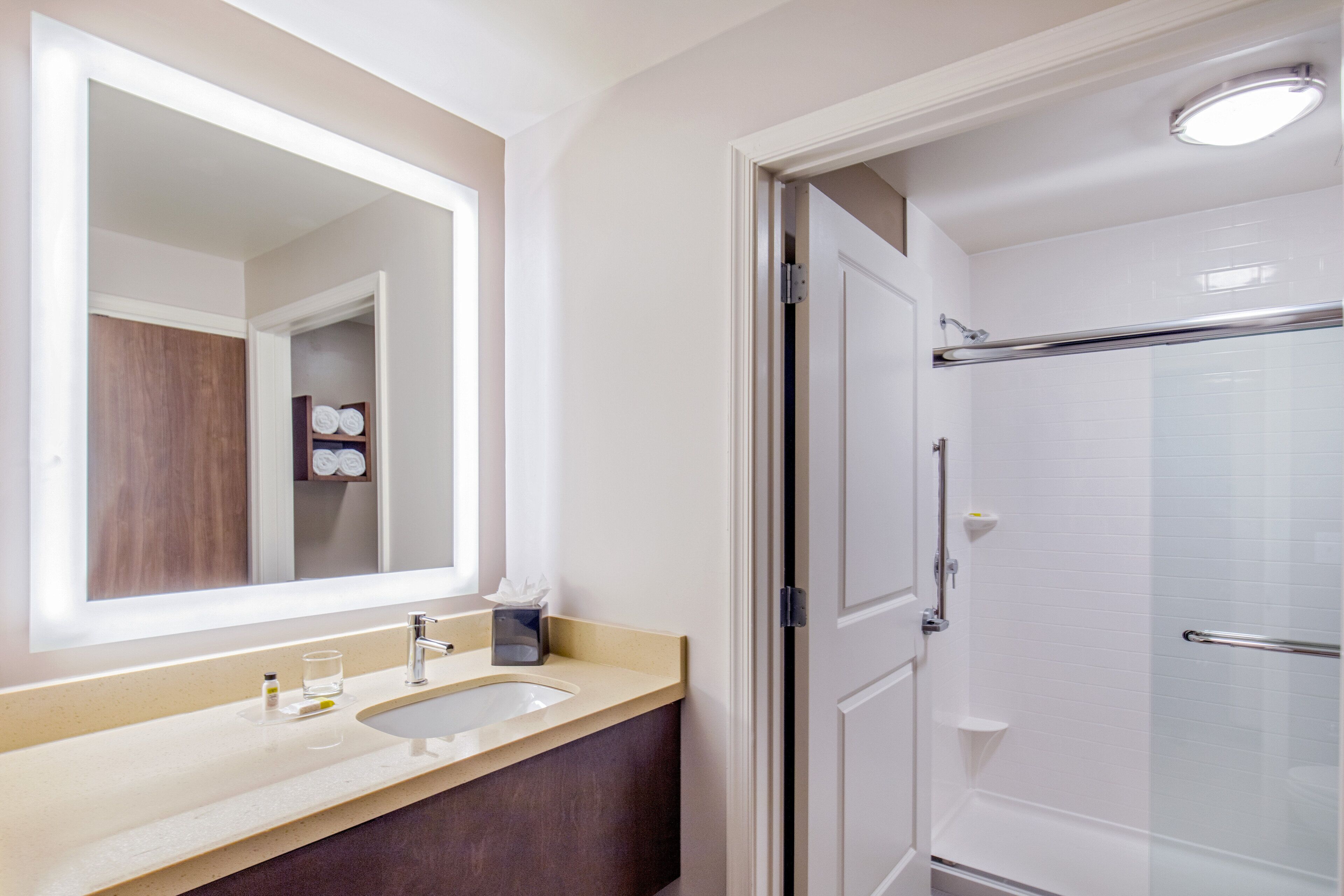 Staybridge Suites Charlottesville Airport