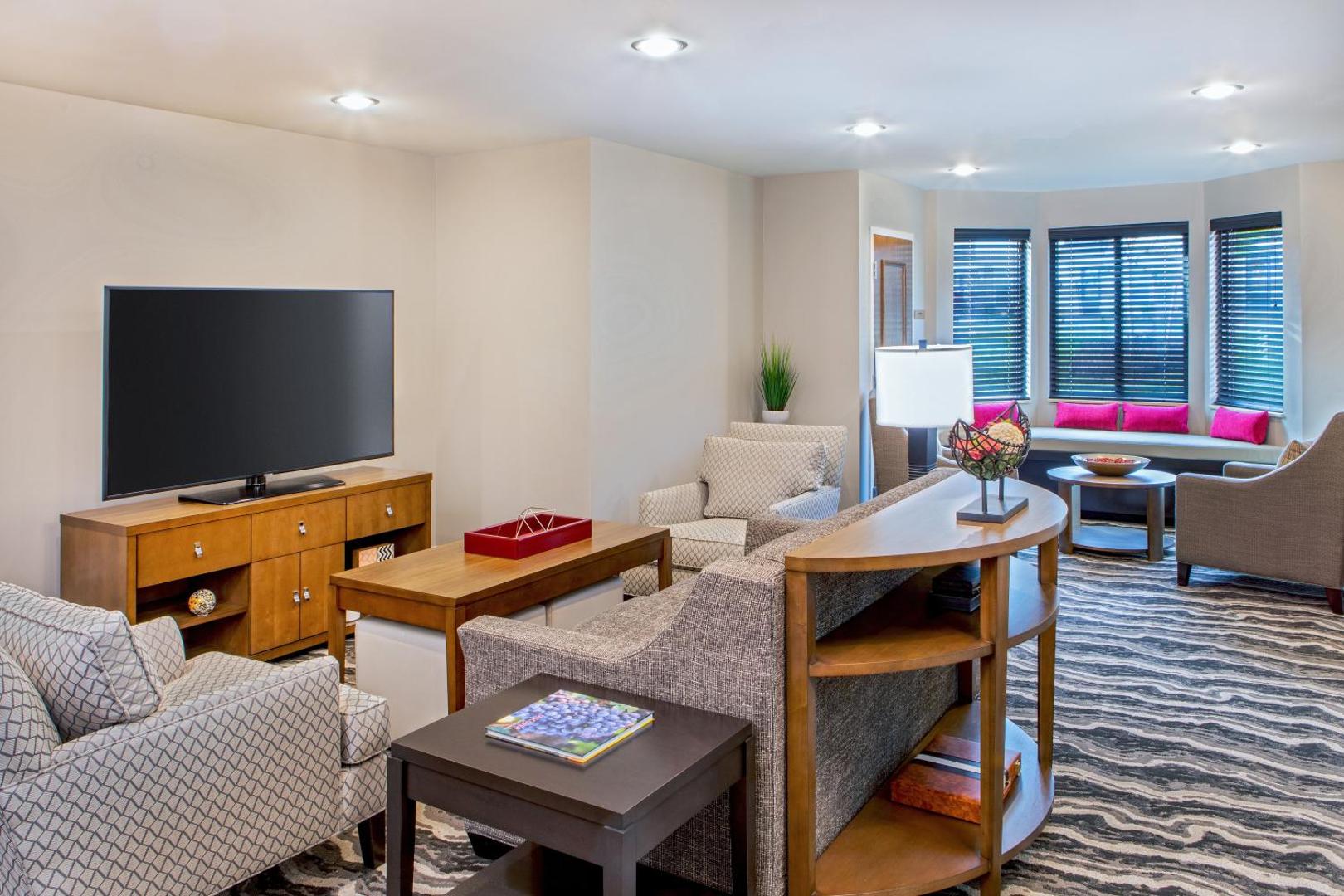 Staybridge Suites Charlottesville Airport