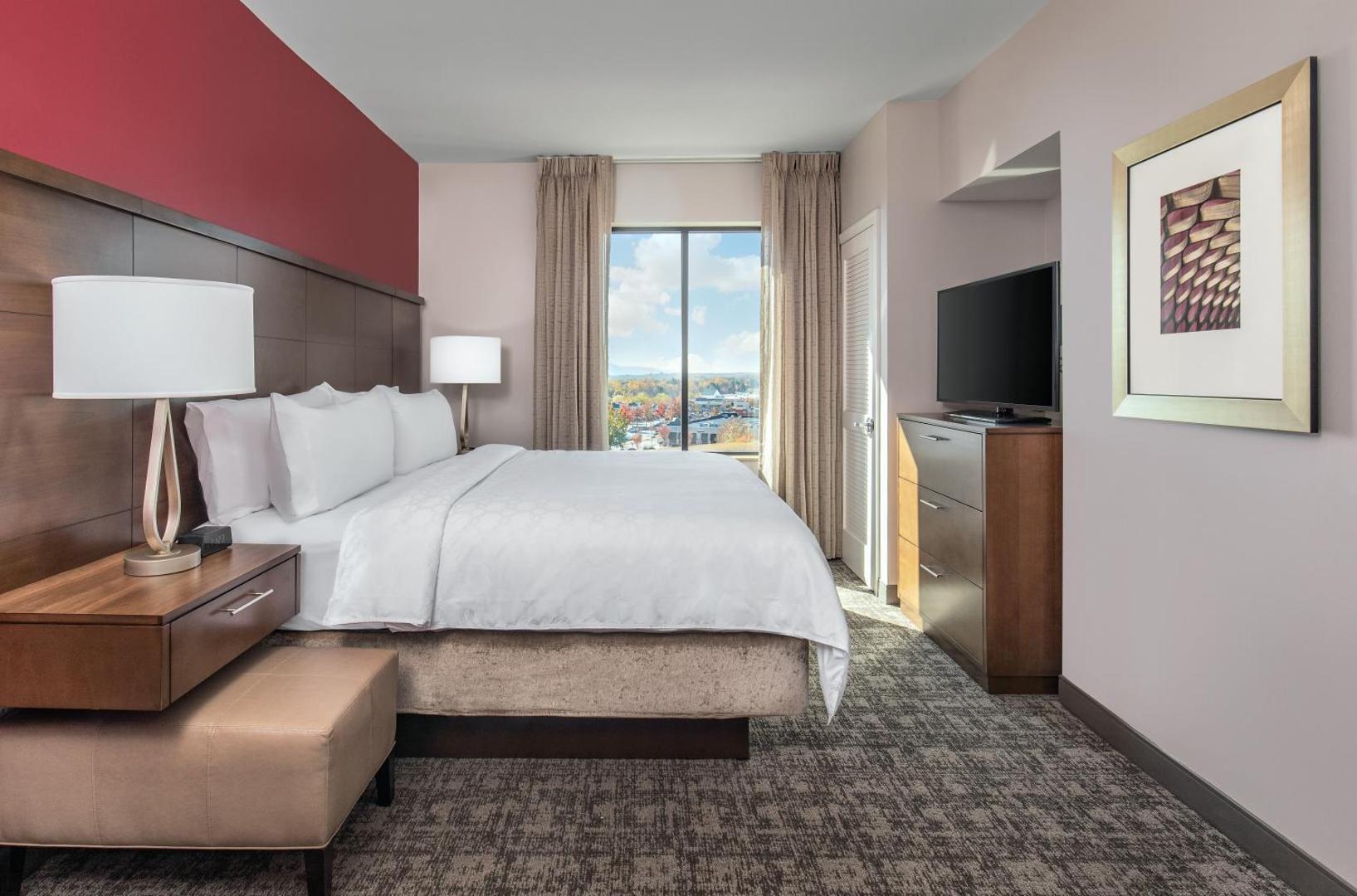 Staybridge Suites Charlottesville Airport