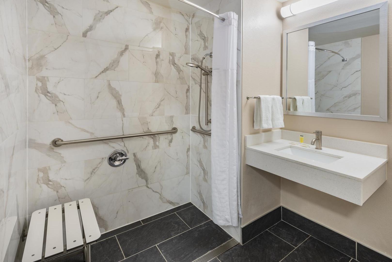 Super 8 by Wyndham Charlottesville
