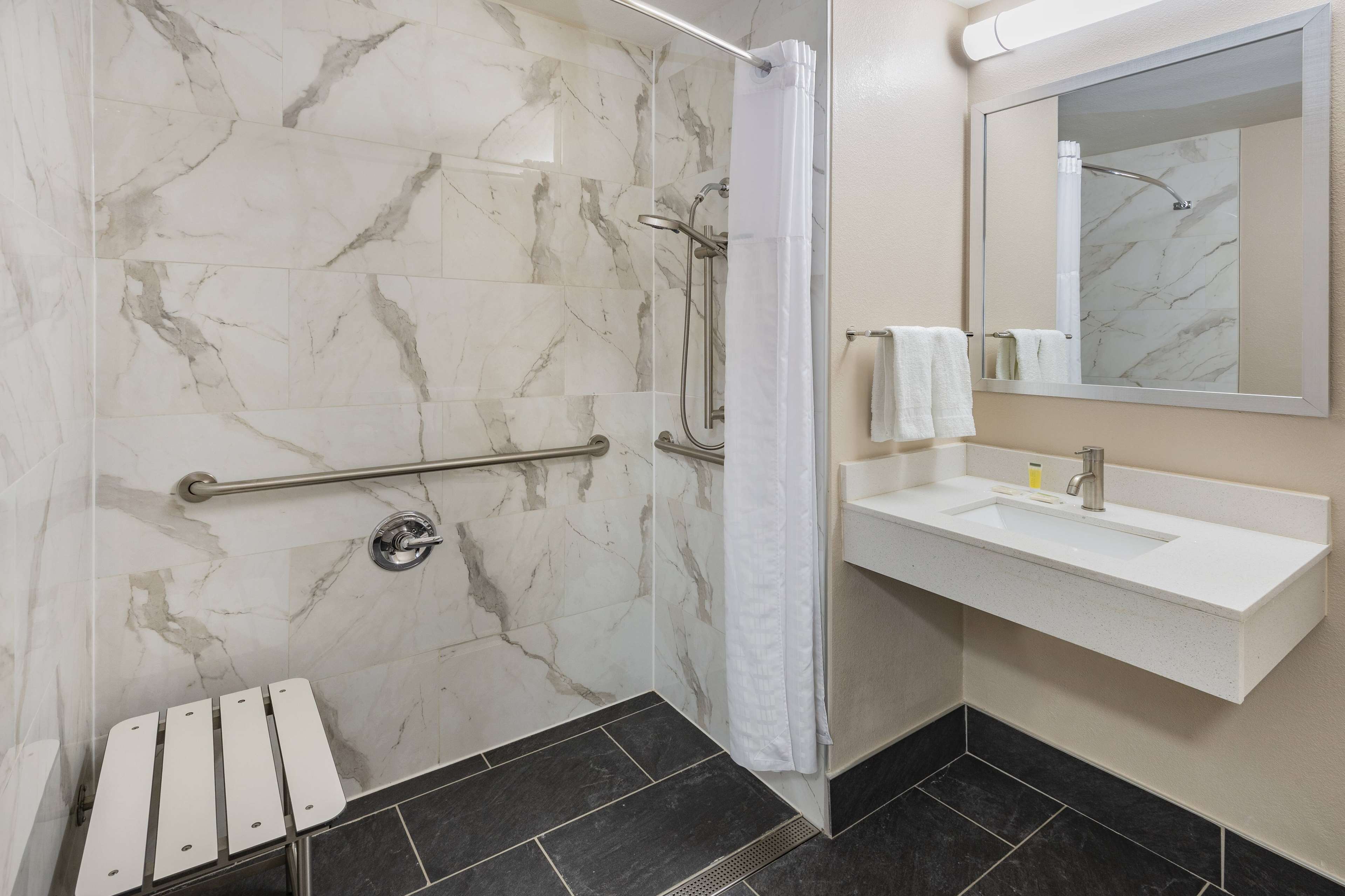 Super 8 by Wyndham Charlottesville