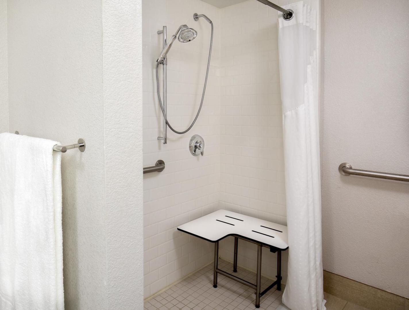 Holiday Inn Express Chesapeake