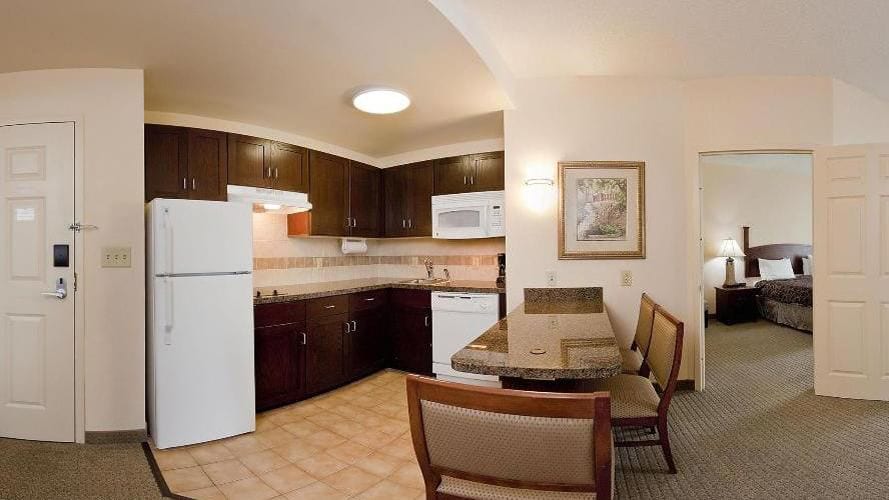Staybridge Suites Chesapeake - Virginia Beach