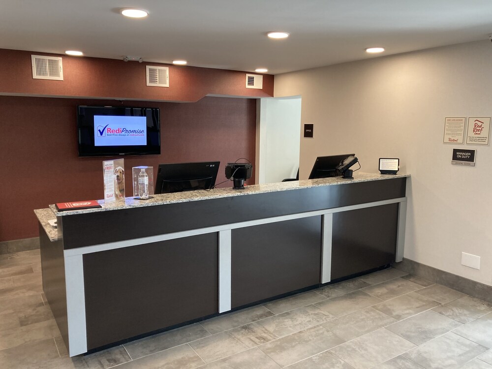 Red Roof Inn & Suites Chester