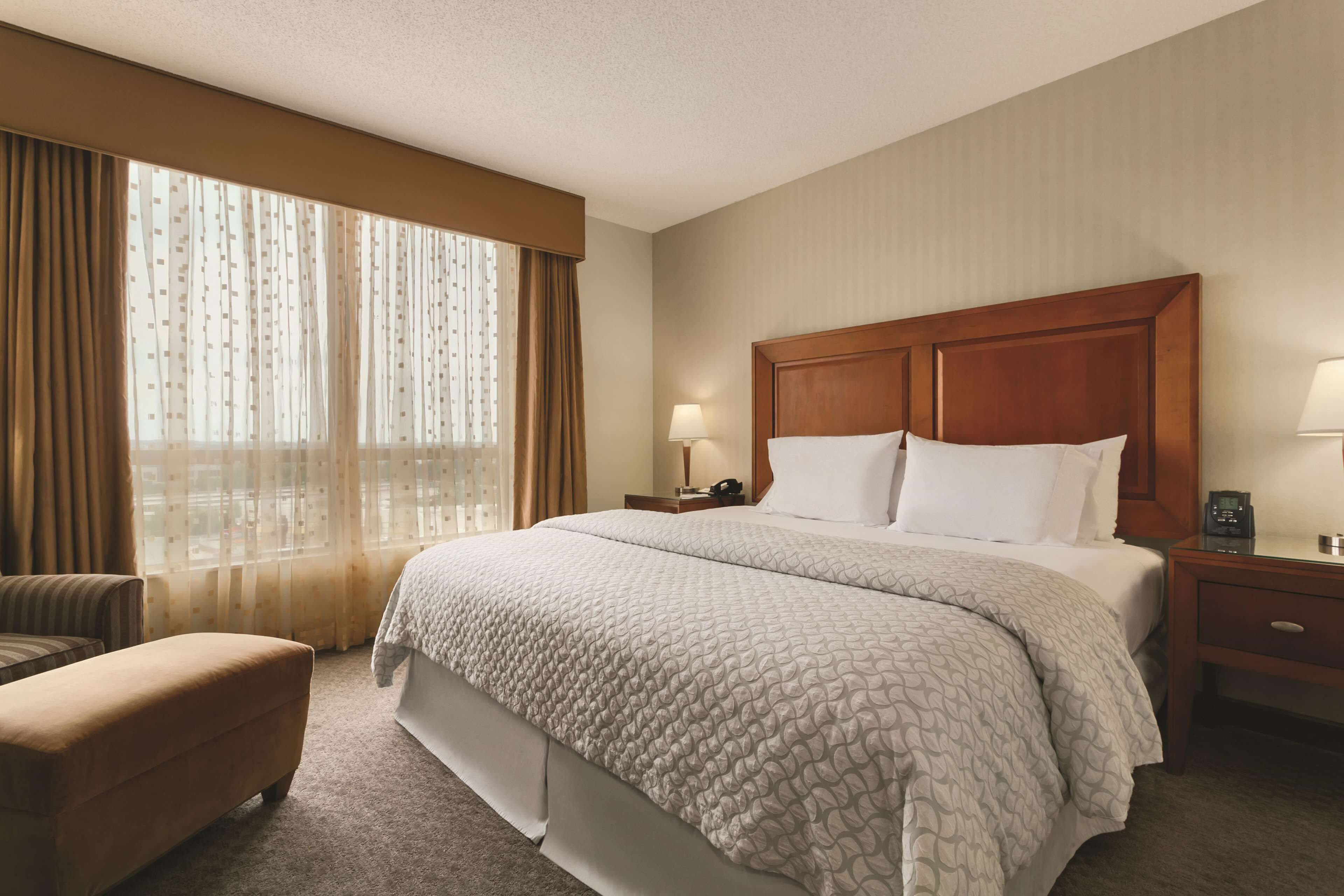 Embassy Suites by Hilton Dulles North/Loudoun