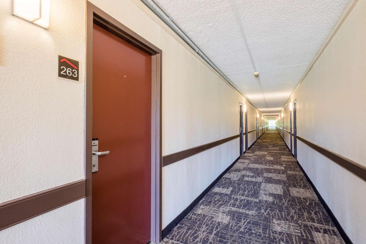 Red Roof Inn Dumfries