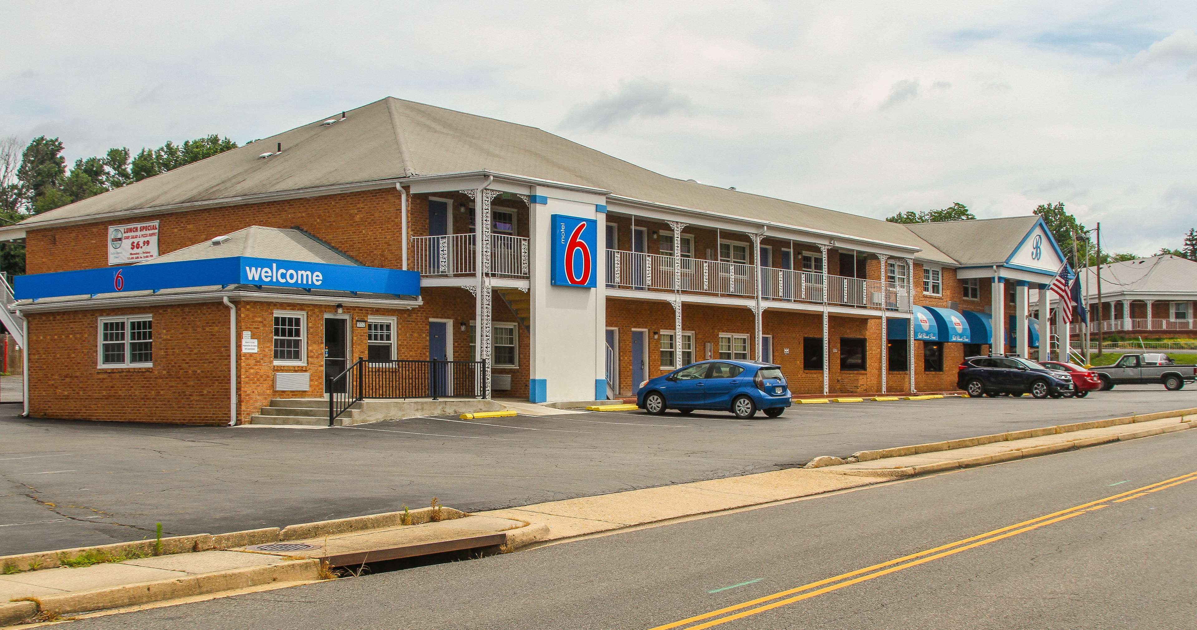 Motel 6 Falls Church Va Arlington Boulevard