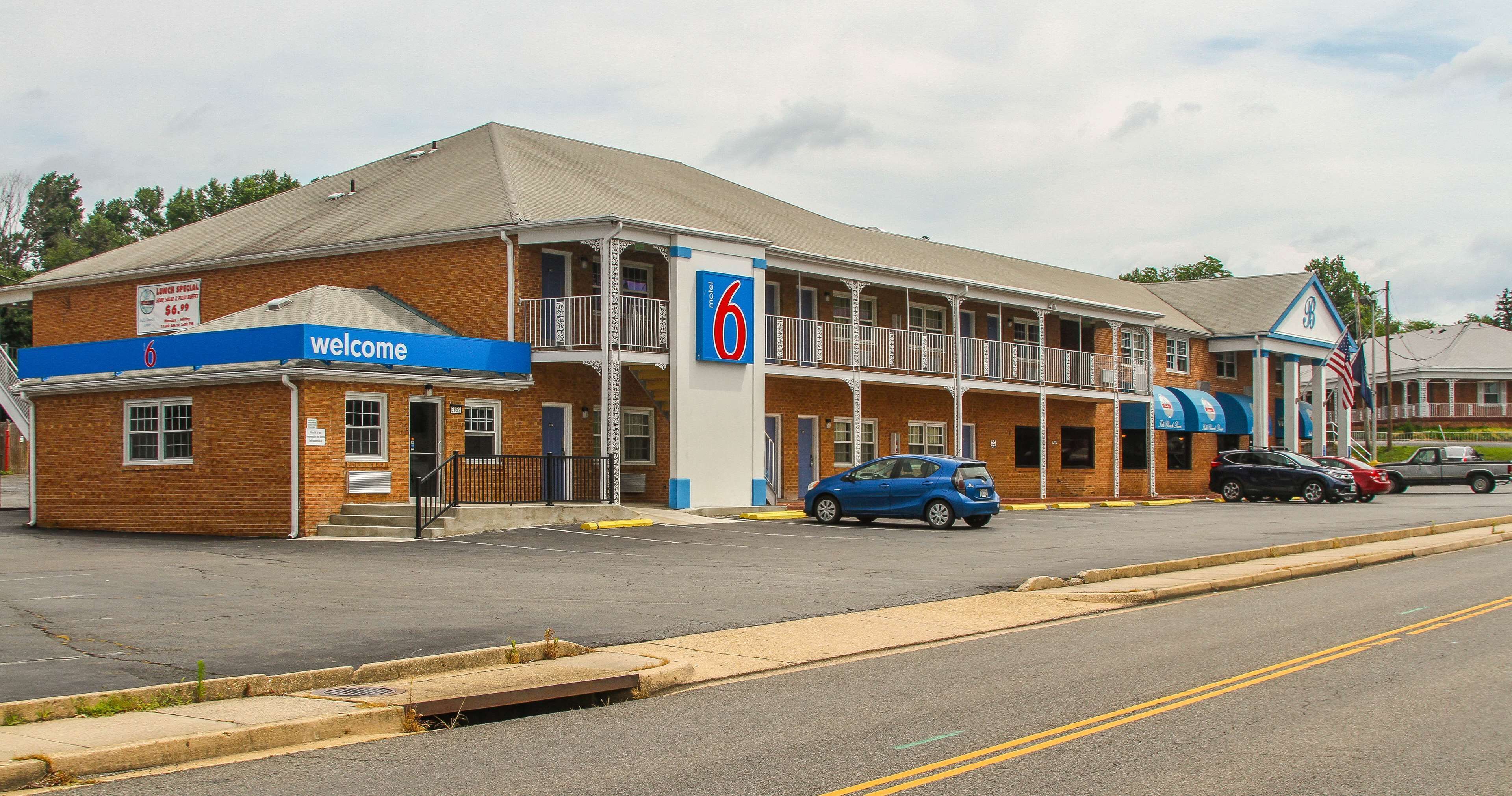 Motel 6 Falls Church Va Arlington Boulevard