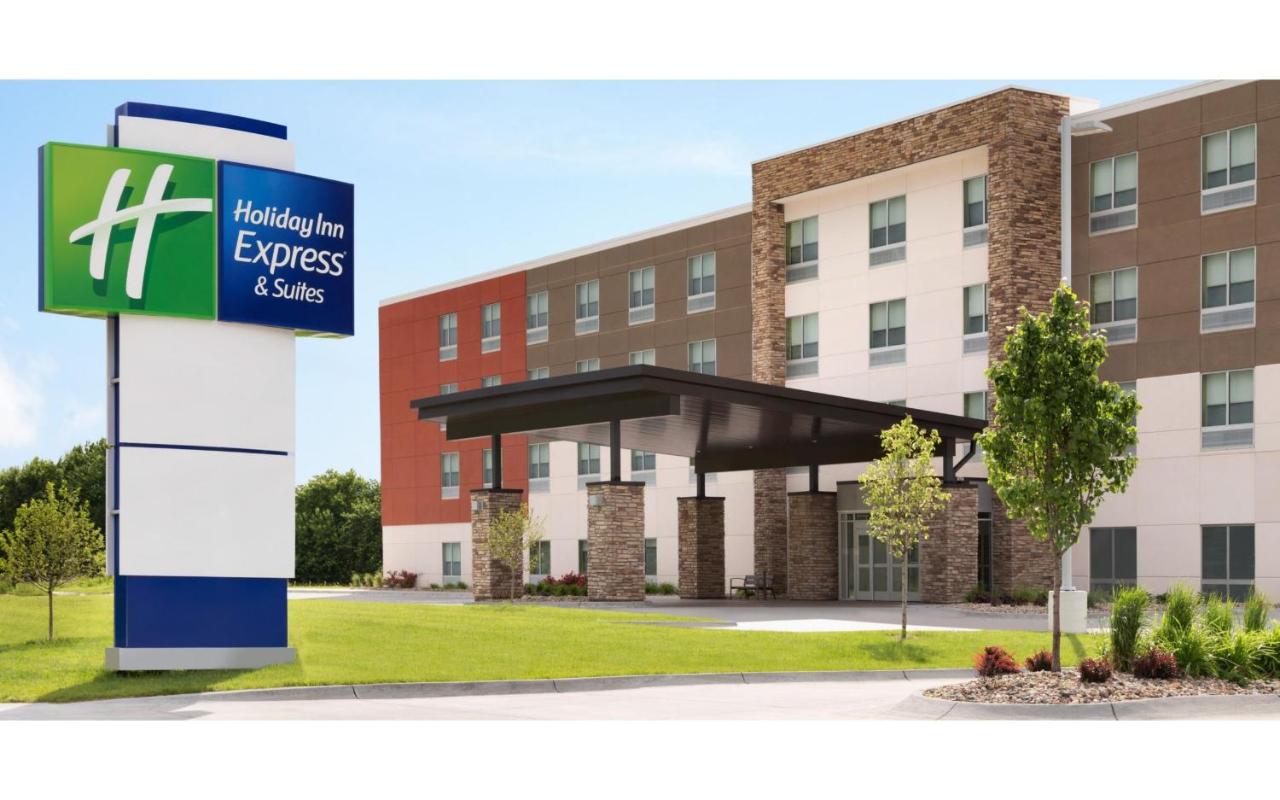 Holiday Inn Express & Suites Farmville