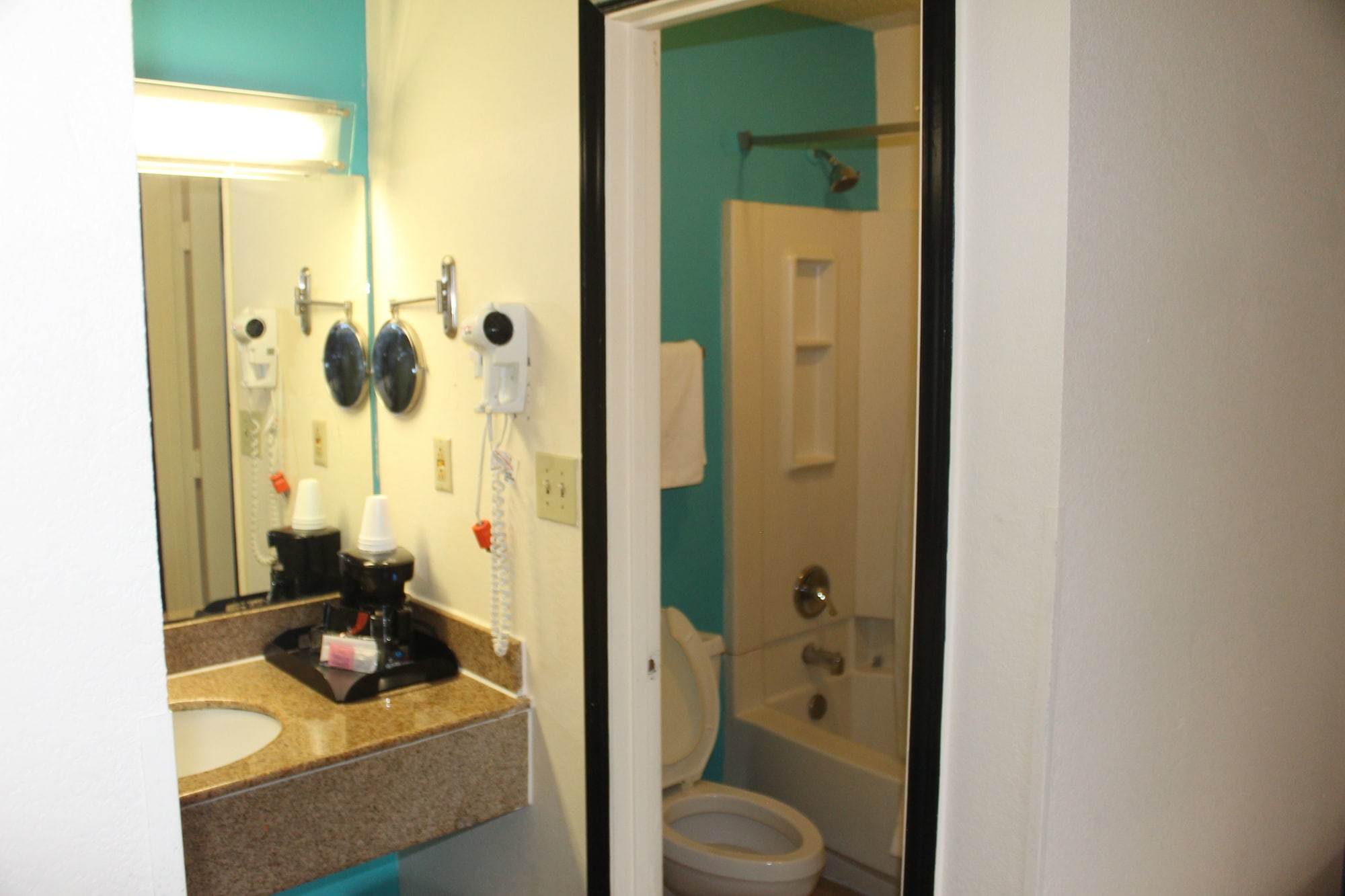 Americas Best Value Inn - Fredericksburg North
