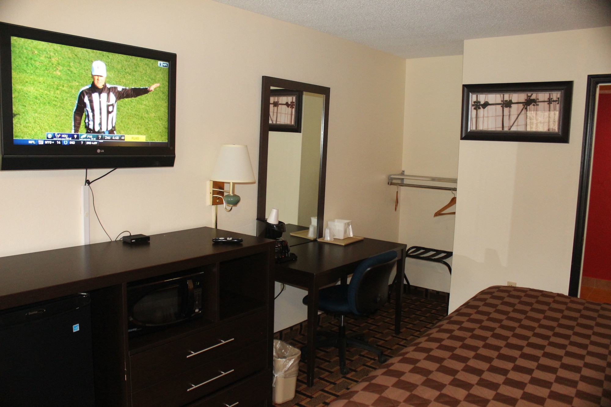 Americas Best Value Inn - Fredericksburg North