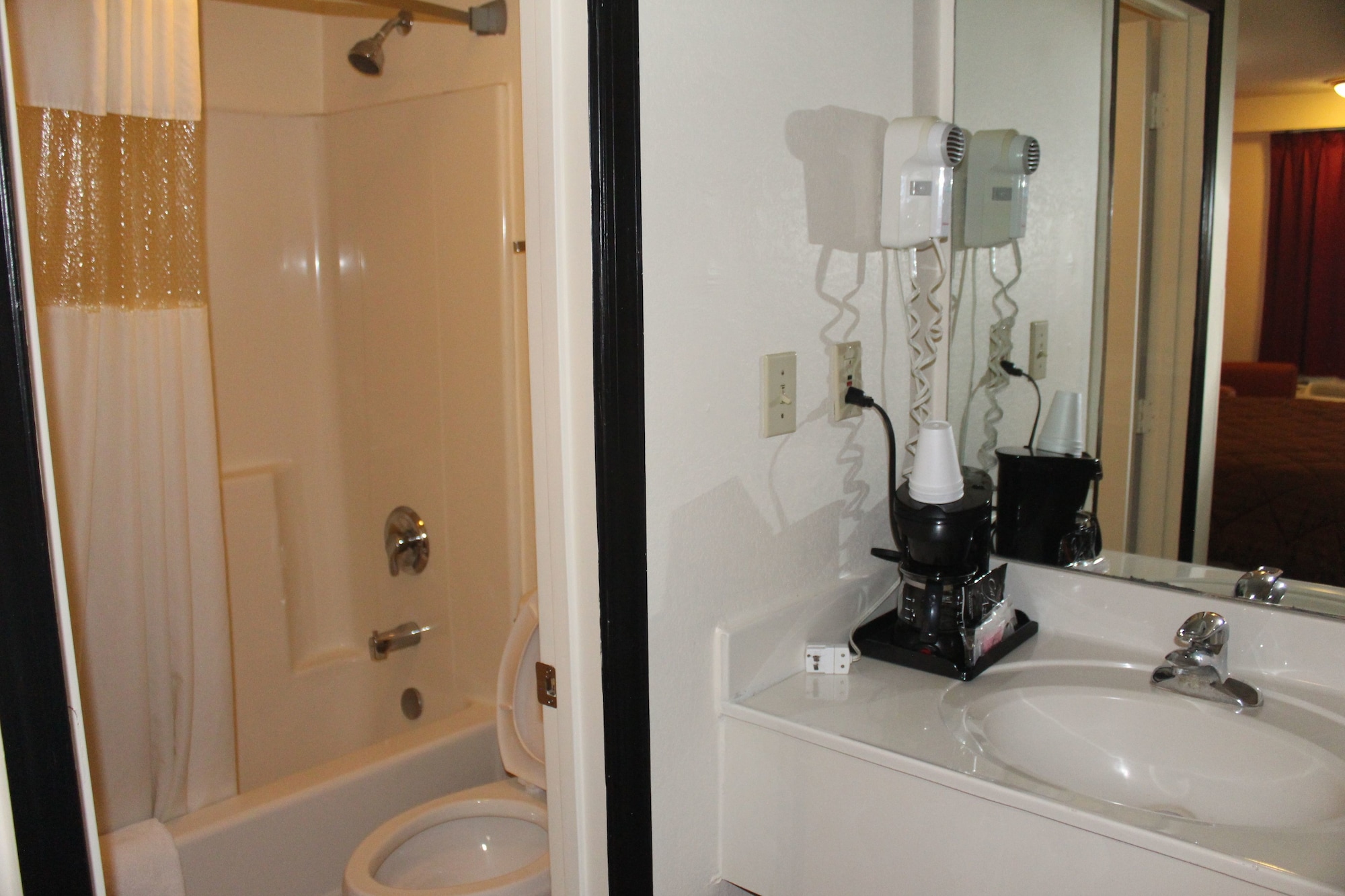 Americas Best Value Inn - Fredericksburg North