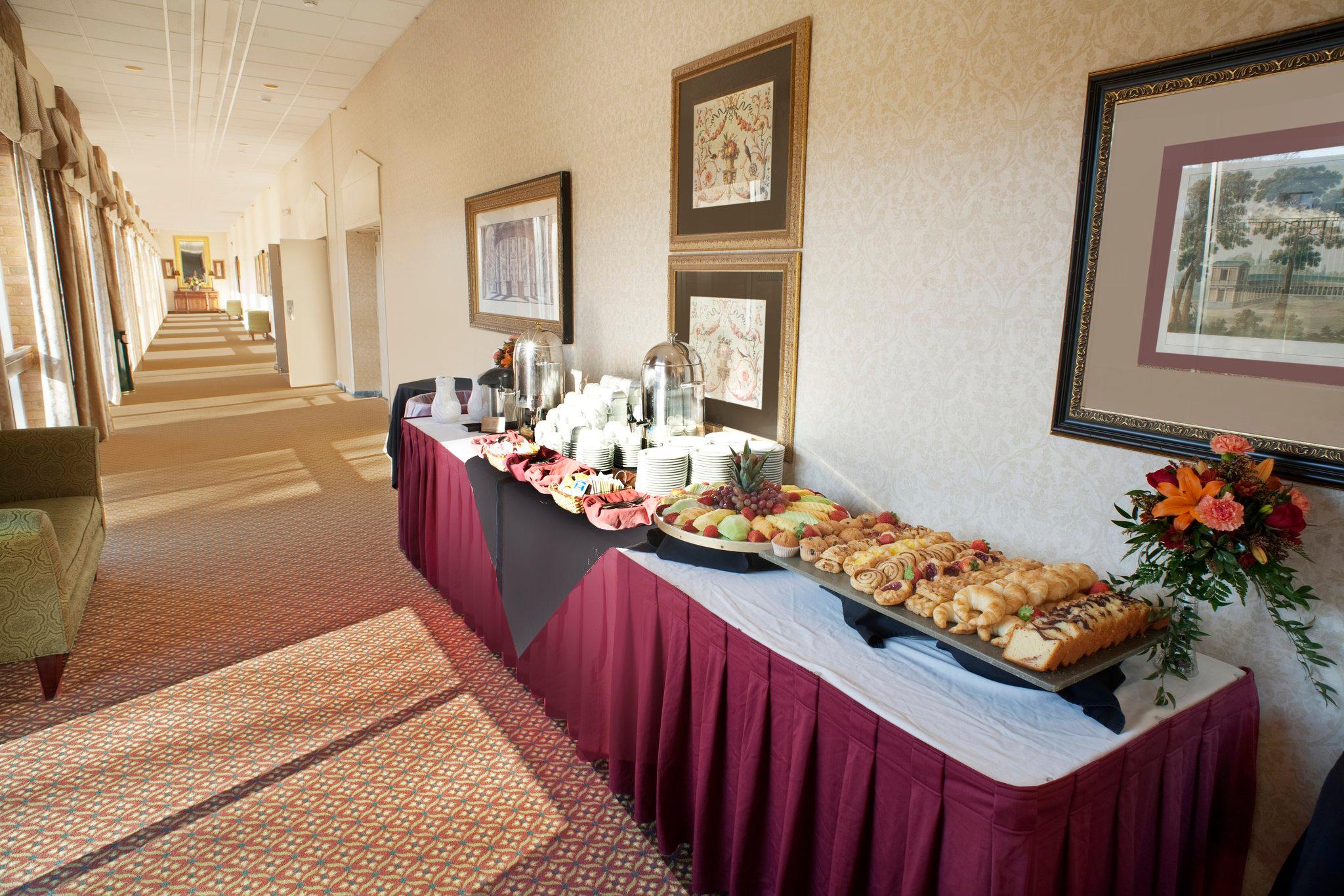Clarion Hotel & Suites - Convention Center Fredericksburg