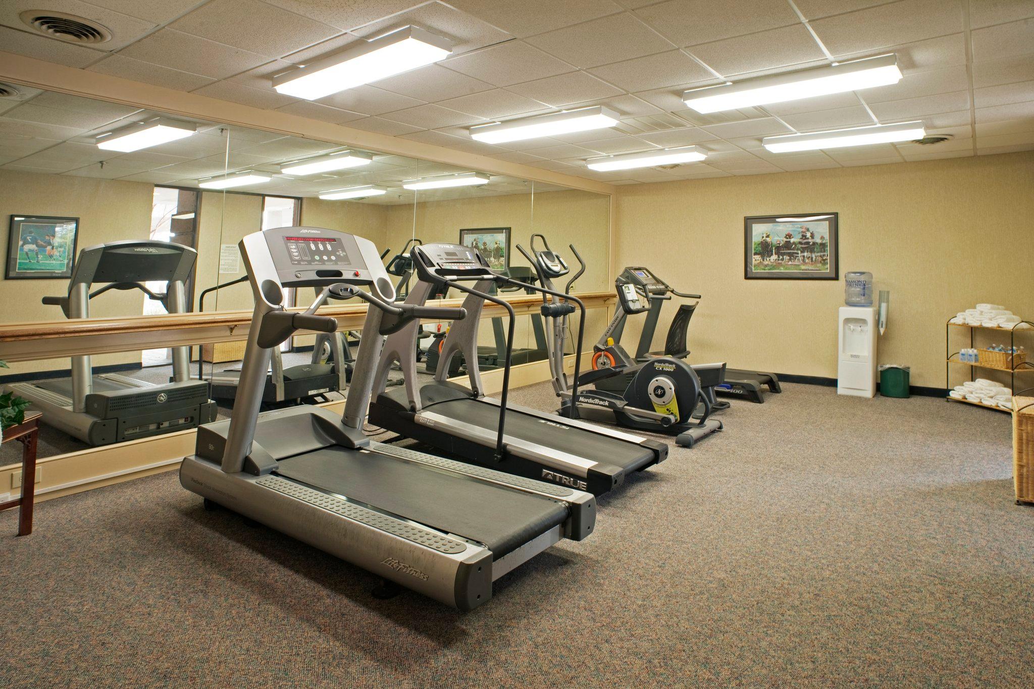 Clarion Hotel & Suites - Convention Center Fredericksburg