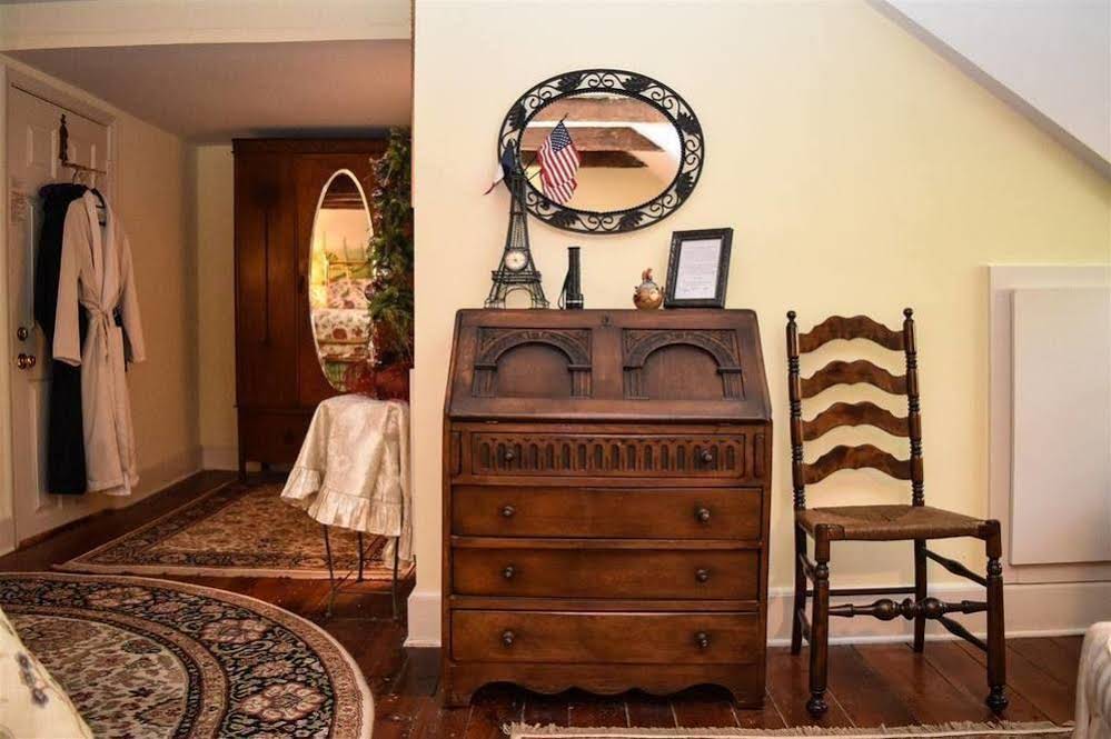 The Richard Johnston Inn Bed and Breakfast