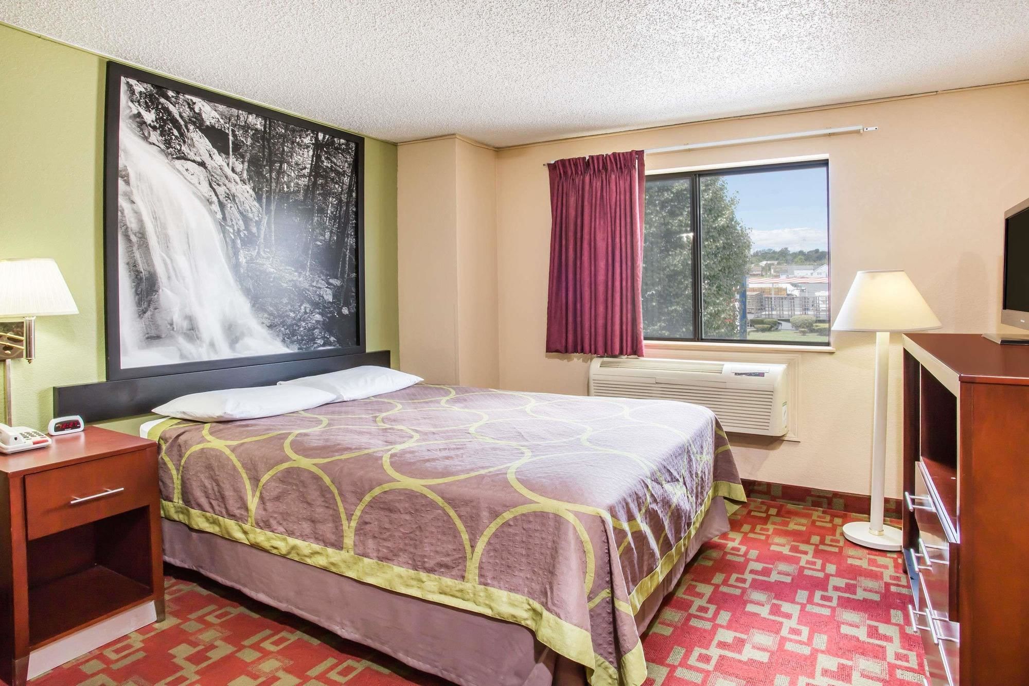 Super 8 by Wyndham Harrisonburg