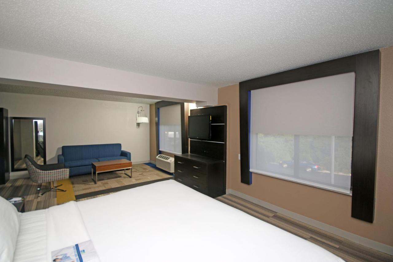 Holiday Inn Express Hillsville