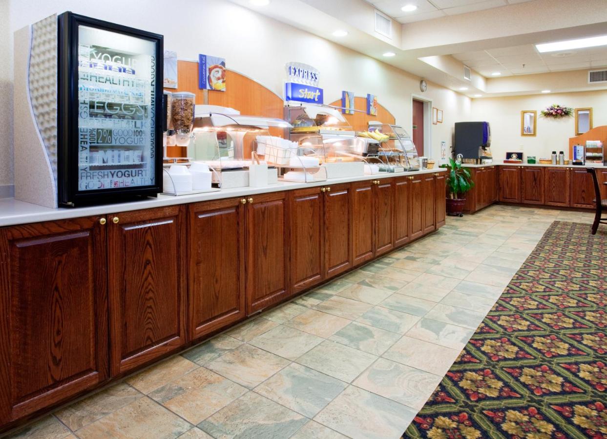 Holiday Inn Express Hillsville