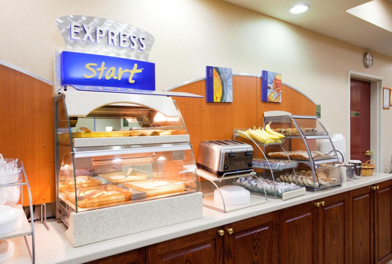 Holiday Inn Express Hillsville