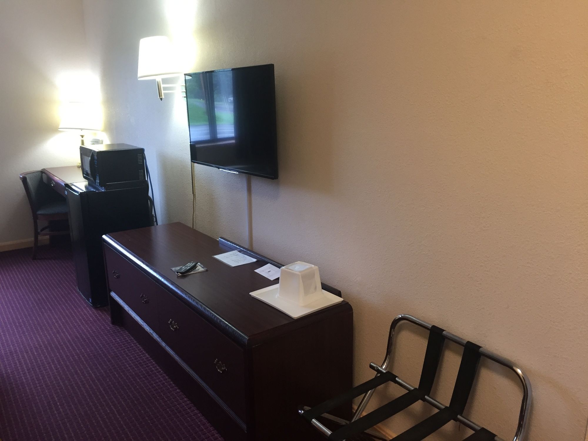 Super 8 by Wyndham Hillsville