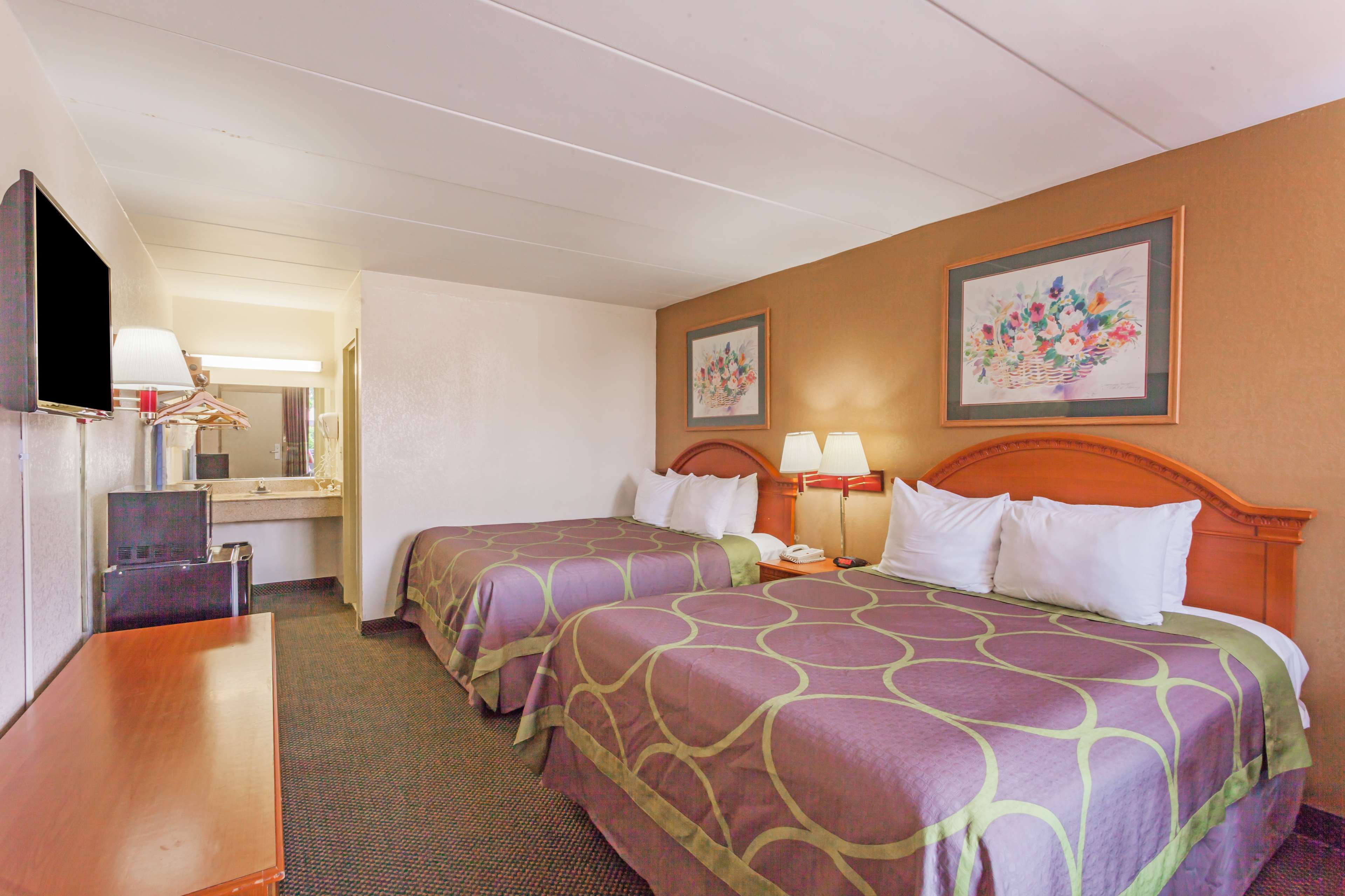 Super 8 by Wyndham Manassas