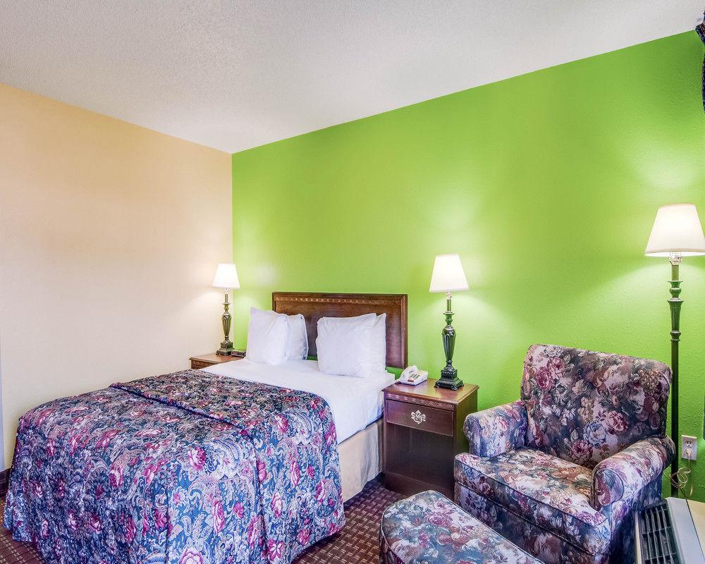 Econo Lodge Marion I-81