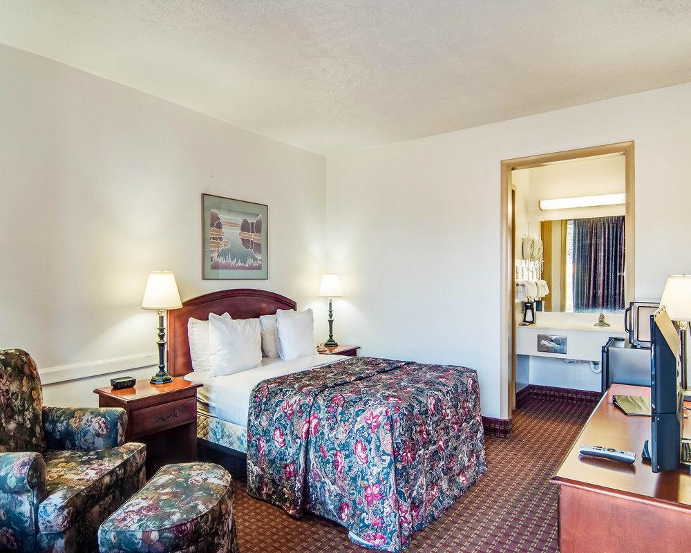 Econo Lodge Marion I-81