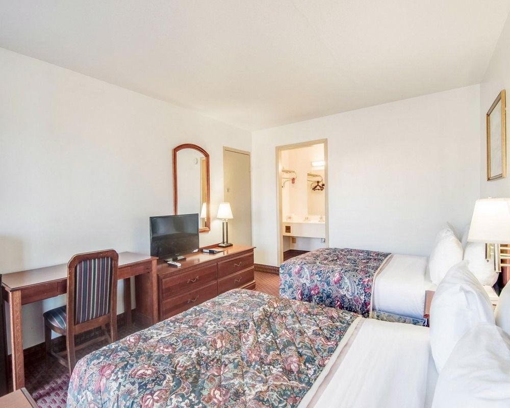 Econo Lodge Marion I-81