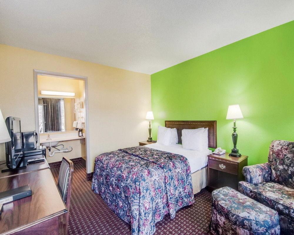 Econo Lodge Marion I-81
