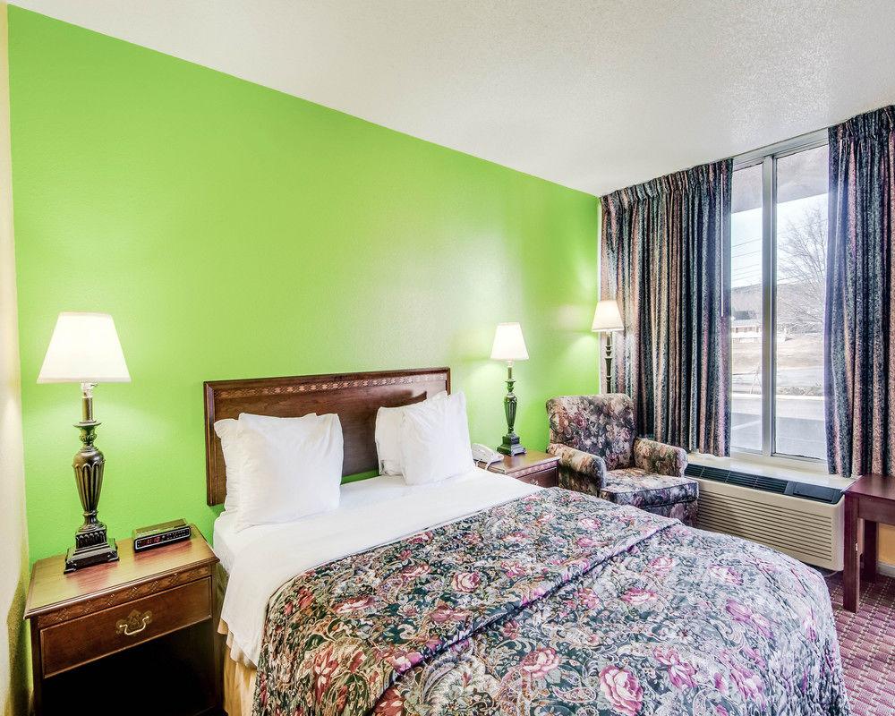 Econo Lodge Marion I-81